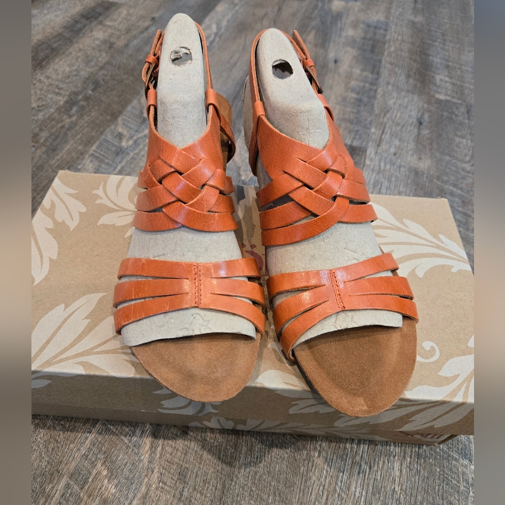 Sofft Vali Wedge Sandals, Poppy Orange, Size 7.5